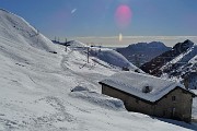 37 Salendo da Ca' San Marco al Passo sulla Via Priula sommersa dalla neve